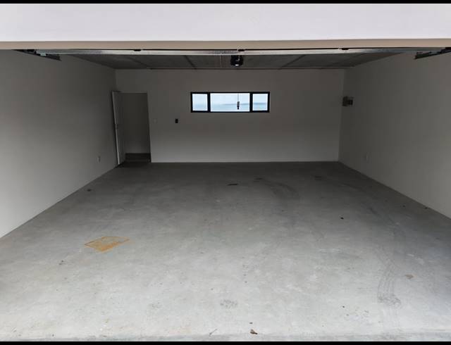4 BEDROOM HOUSE FOR SALE IN DANA BAY